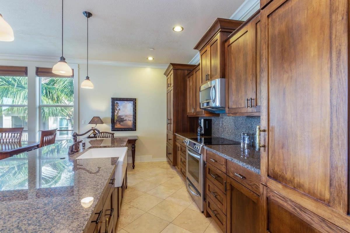 Beautiful Poolside Villa Open Layout With Pool Fitness And Beach Access Koloa Exterior photo